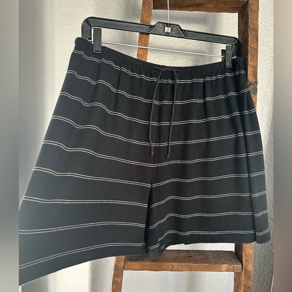 Vince black casual shorts, size large - Picture 6 of 14